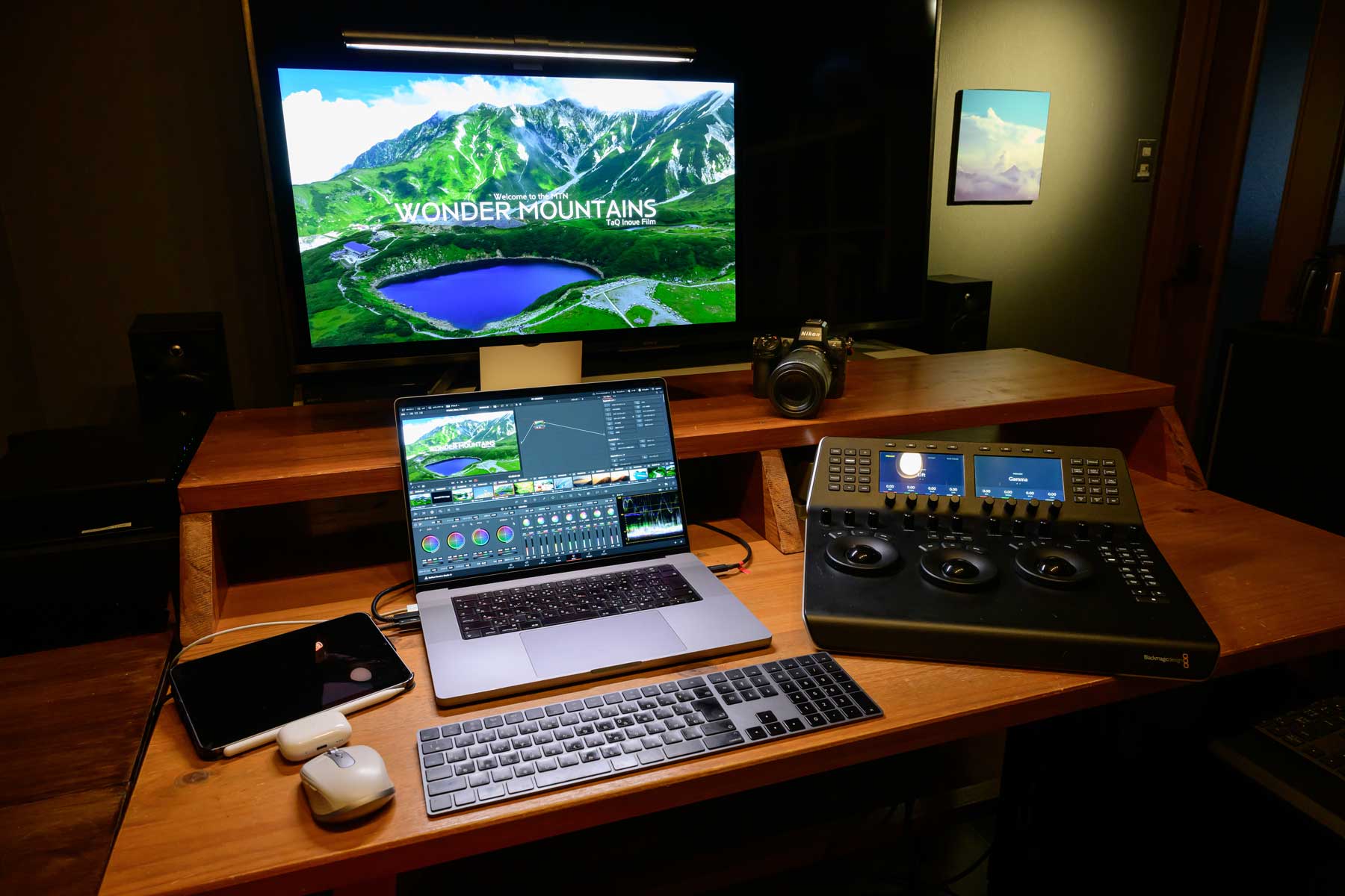 SF映画のようなデスク環境を実現！ SF映画のようなデスク環境を実現！ SF映画のようなデスク環境